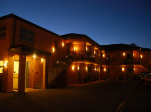 166 Majestic Court Motel