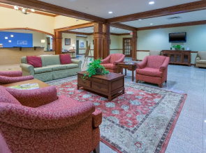 Holiday Inn Express & Suites Lexington NW-The Vineyard