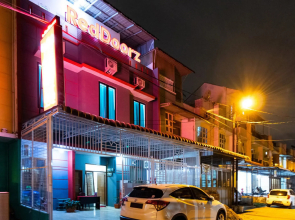 RedDoorz @ Jalan Dr Mansyur Medan 2