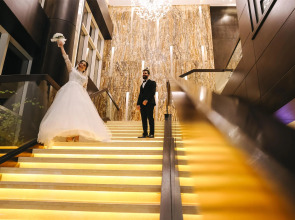 Отель Radisson Blu Hotel, Dubai Canal View