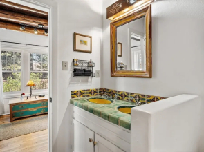 Luna - Historic Adobe Retreat, Walk to The Railyard and The Plaza