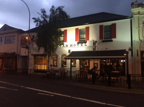 Star Bar Cafe and Hotel