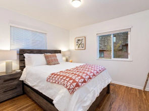 Stylish Getaway w/ Designer Touches- Free Bikes