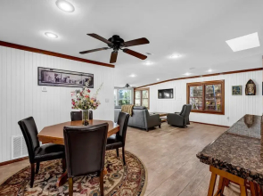 River Oaks Place