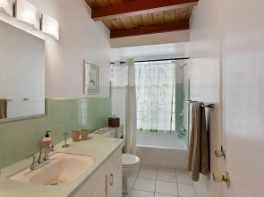 Tucson Getaway 3 BR by Casago