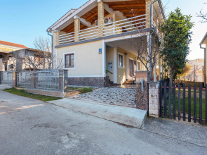 Apartment in Jasenice Near Maslenica Beach