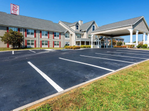 Red Roof Inn & Suites Knoxville East