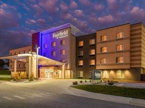 Fairfield by Marriott Inn & Suites Kansas City at The Legends