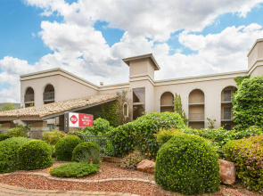 Best Western Plus Arroyo Roble Hotel & Creekside Villas