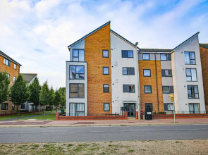 Cosy Two Bedroom, Two Bathroom Apartment in Milton Keynes by HP Accommodation - Free Parking and Wifi
