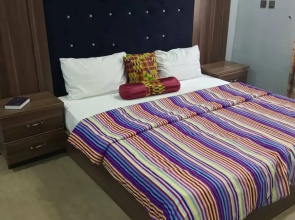 Angels Court Hotel And Suites