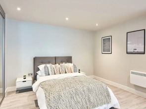 Stylish Studio in Bracknell With Free Parking