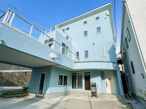Beachside base KURUWA 南葉山 最大8名の一棟貸別荘 久留和海岸から徒歩1分