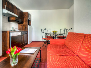 Zenitude Hotel-Residences Les Terrasses du Lac