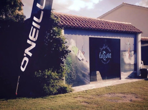 La Curva Surfhouse