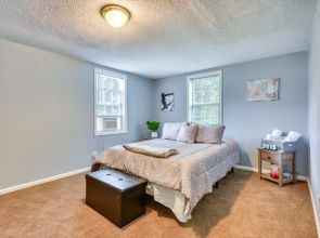 Charming Lexington Home - 2 Mi to Downtown!