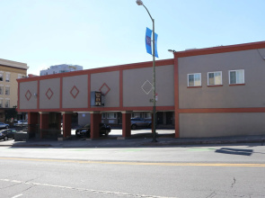 Alexis Park Hotel