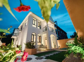Longqingxia Lingting Homestay