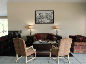 Boarders Inn & Suites