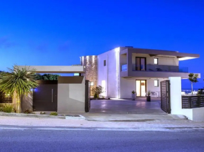 Orama 4 bedroom Villa & Orama 3 bedroom Suite