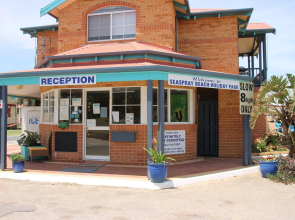 Seaspray Beach Holiday Park