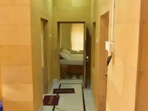 Golden Home Hotel By GRB