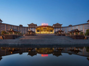 Huitang Huatian Hot Spring Resort Hotel