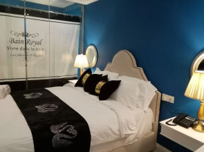 1 Day Car Hotel Station 18