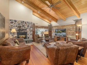 Riverside Cabin 5 Bedroom Home by RedAwning