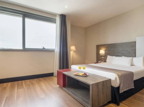 Отель Ilunion Les Corts Spa