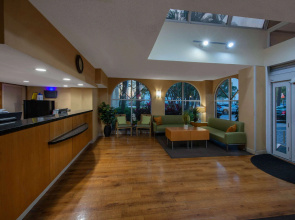 La Quinta Inn & Suites by Wyndham Deerfield Beach I-95