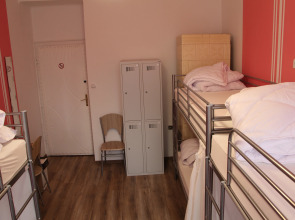 Lorf Hostel&Apartments