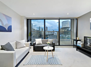 MIRANDA, 1BDR Docklands Apartment