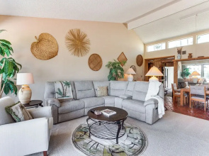 1 Mi to Shops on El Paseo: Condo w/ Pool Access!