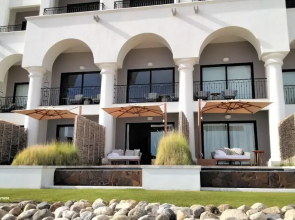 Ocean view beach suite