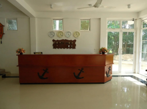 Palm Grove Holiday Inn