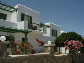 Adonis Hotel Studios & Apartments