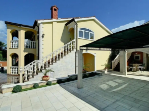 Stunning Home in Porec With Wifi and 2 Bedrooms