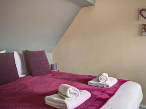 Walkers Court By Treetop Property