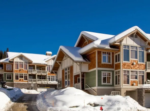 Settlers Crossing by Bear Country