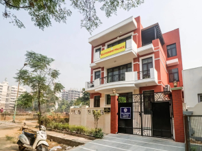 OYO 84428 Rajvanshi Palace