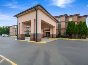 Quality Inn & Suites Sellersburg - Louisville Area