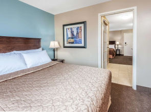 Super 8 by Wyndham Edmonton South