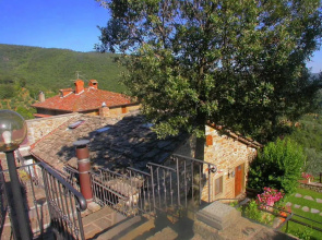 Lovely Cottage in Cortona with Pool and Stunning Views