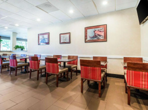 Comfort Inn by the Bay