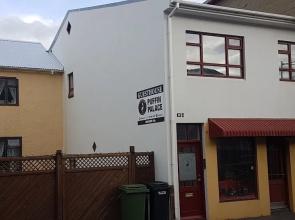 Puffin Palace Guesthouse