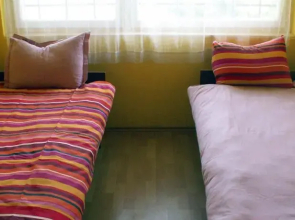 Partközeli kertes nyaralóház Balatonfenyvesen