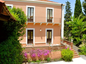 Villa Bonaccorso Casale-splendida Villa Immersa Nella Natura ai Piedi Dell Etna