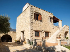 Prinus Country Retreat Apokoronas, heated pool, 13km from the sea