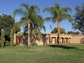 28 Degrees North West Guesthouse